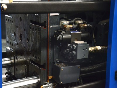 solve mold clamping not firm