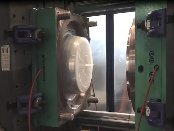 Haichen professional household plastic water basin injection molding machine 5 Haichen professional household plastic water basin injection molding machine 5