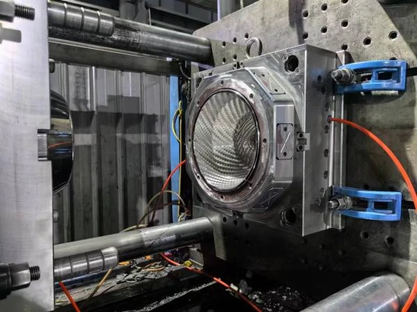 How to Choose the Right Injection Molding Machine for Large Plastic Basins? 10 How to Choose the Right Injection Molding Machine for Large Plastic Basins? 10