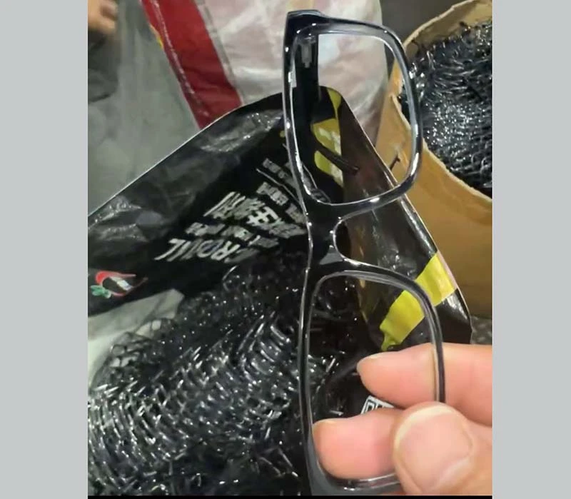Single-Color vs. Two-Color Injection Molding Machine – Which One Makes Your Eyeglass Frames More Competitive? 5 Single-Color vs. Two-Color Injection Molding Machine – Which One Makes Your Eyeglass Frames More Competitive? 5