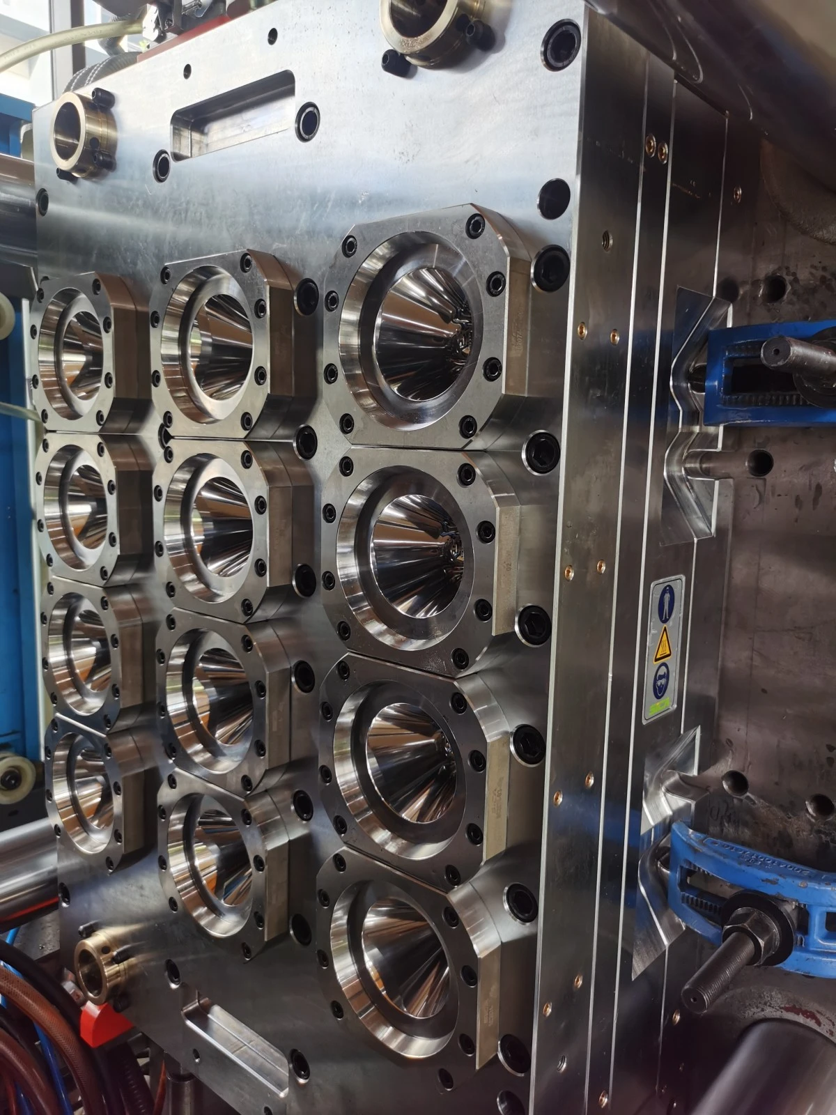 What is the PET plastic jars preform manufacturing Line? 4 What is the PET plastic jars preform manufacturing Line? 4