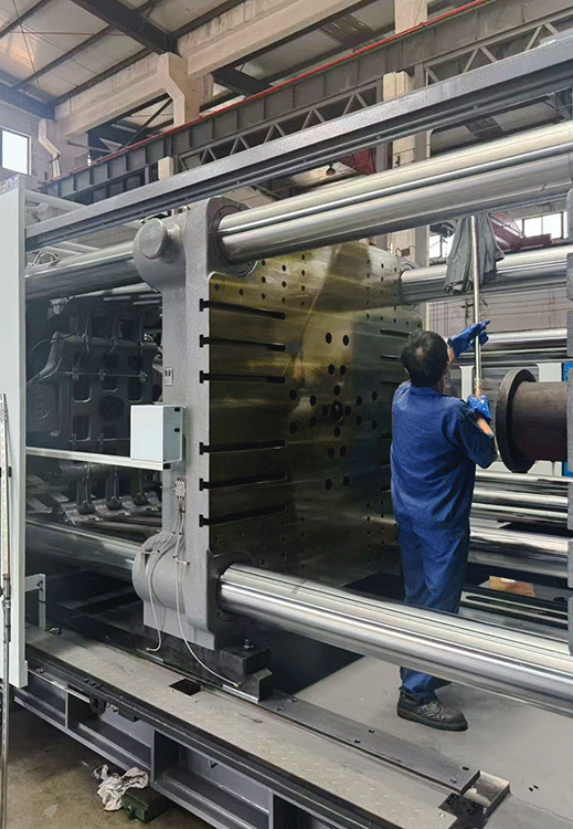 1200 ton injection molding machine before loading
