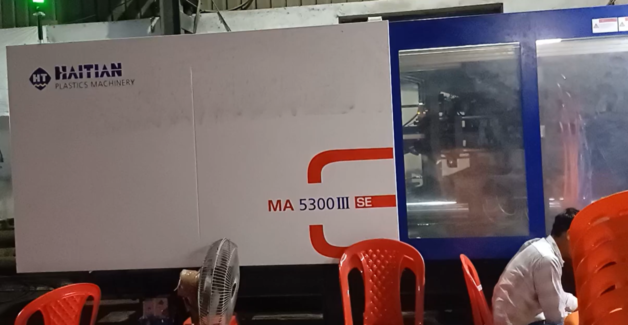 Haitian chair molding machine