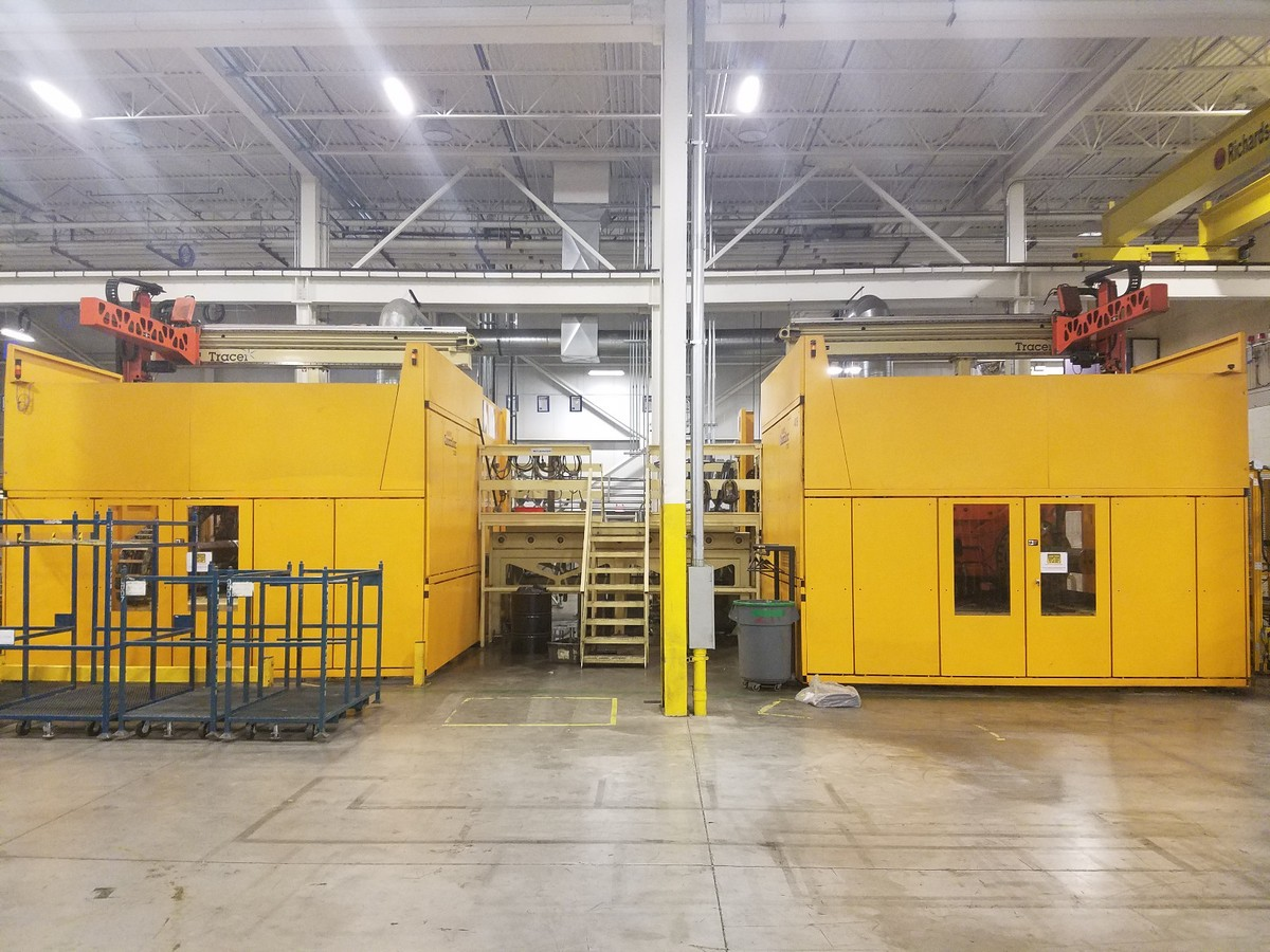 Husky chair molding machine