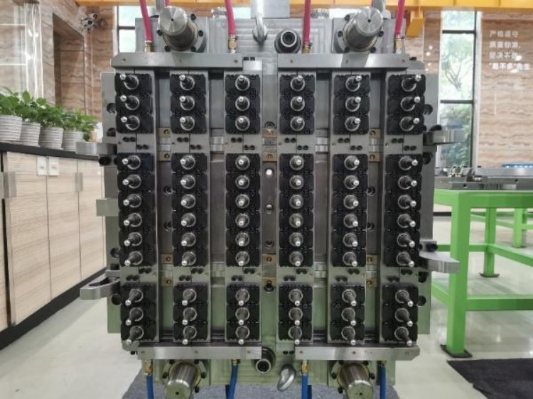 Price of PET preform injection molding production line 6