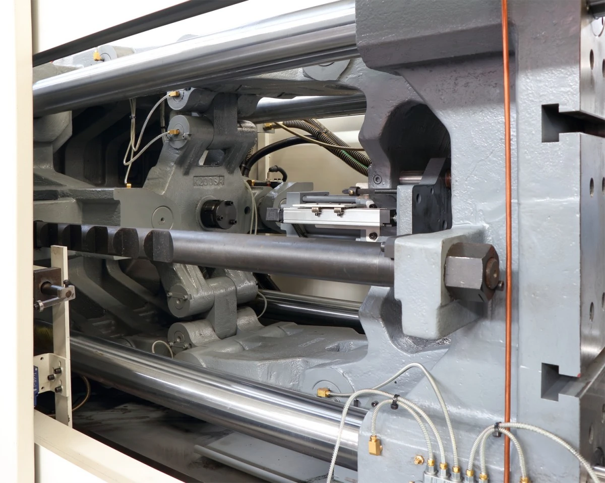 injection molding machine