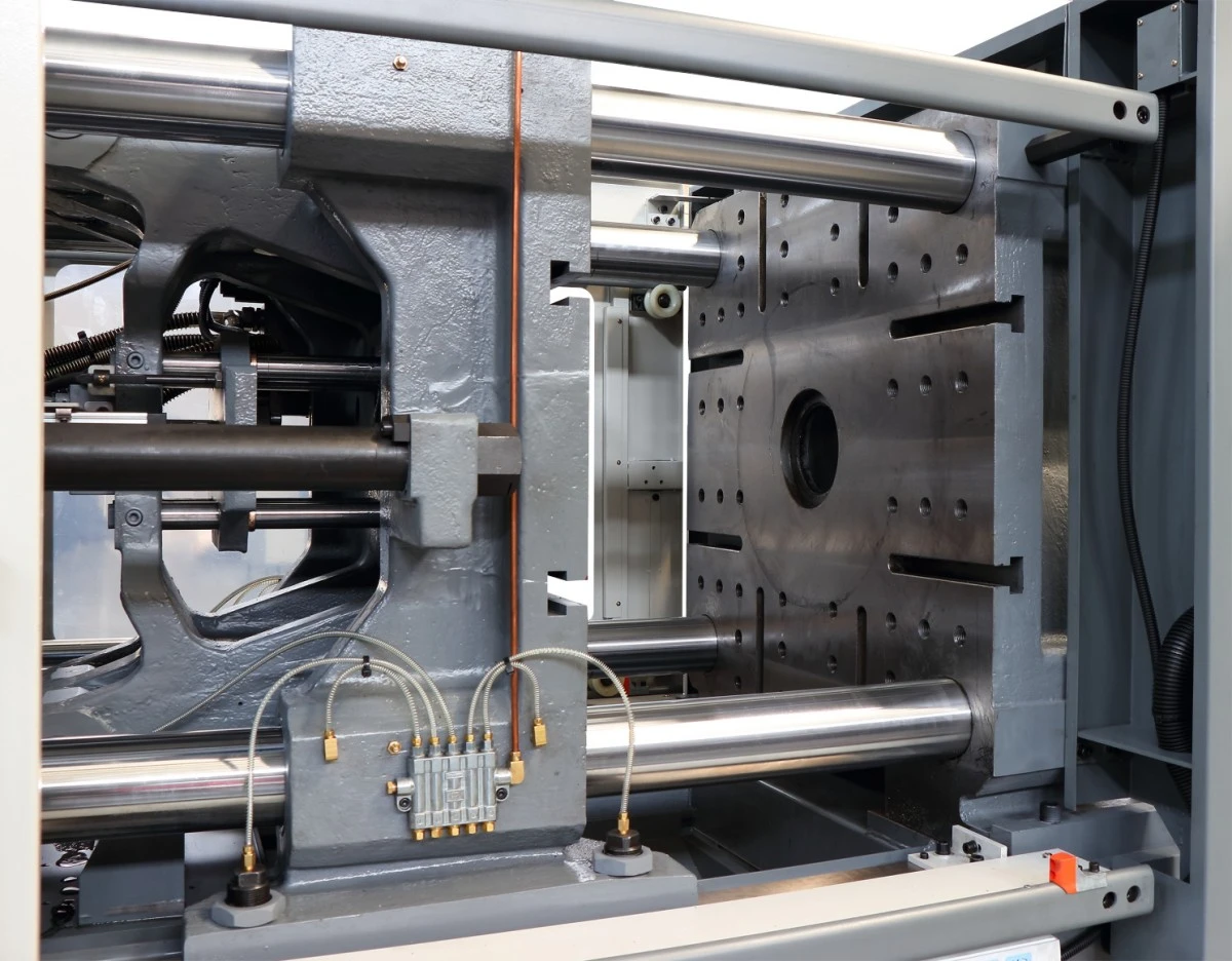 injection molding machine
