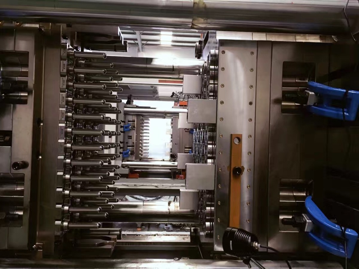 Problem and Solution about PET Injection Molding